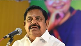 முற்றிய உட்கட்சி விவகாரம்.. நாளை மாவட்ட செயலாளர்கள் கூட்டத்திற்கு எடப்பாடி பழனிசாமி அழைப்பு.....