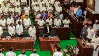முதல்வராக விஜய் தொடர்வாரா? சட்டசபையில் நம்பிக்கை வாக்கெடுப்பு...