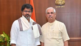 கிடைத்தது முழு பெரும்பான்மை – ஆளுநரை சந்தித்து ஆட்சியமைக்க உரிமைகோரிய விஜய்...