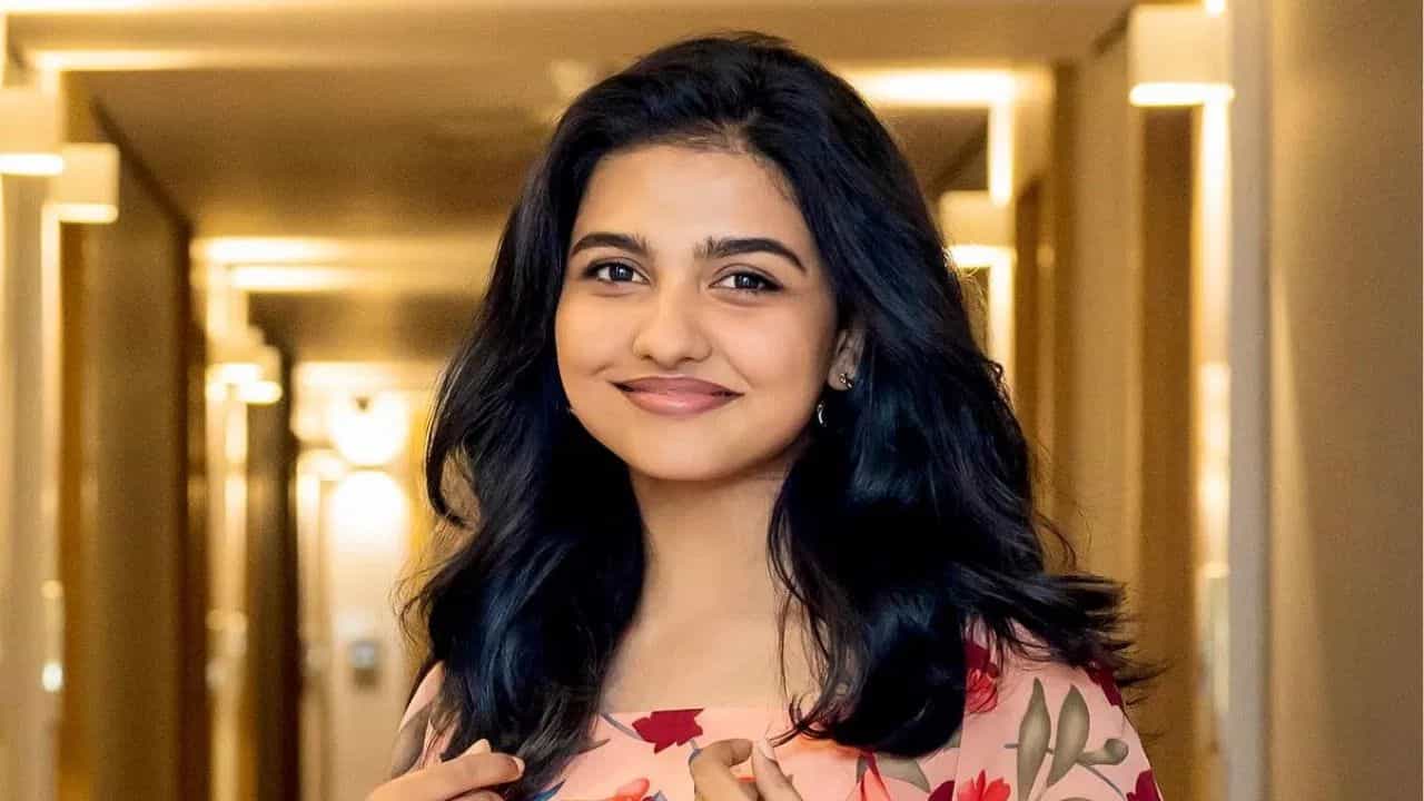 விஜய், சூர்யா, தனுஷ் உடன் நடித்தது இப்படிதான் இருந்தது - நடிகை மமிதா பைஜூ நெகிழ்ச்சிப் பேச்சு!