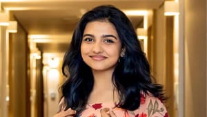 விஜய், சூர்யா, தனுஷ் உடன் நடித்தது இப்படிதான் இருந்தது – நடிகை மமிதா பைஜூ நெகிழ்ச்சிப் பேச்சு!