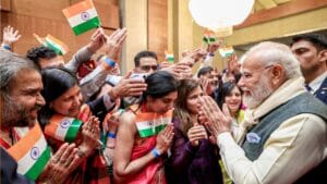 நார்வே சென்ற பிரதமர் மோடி.. இந்திய வம்சாவளியினர் உற்சாக வரவேற்பு