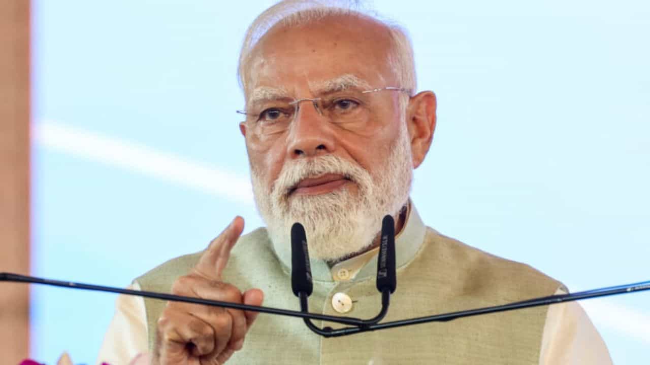 மாணவர்களுக்கு இணைய வழி கல்வியை தொடங்க வேண்டும்.. பிரதமர் மோடியின் மேலும் ஒரு முக்கிய அறிவுரை!
