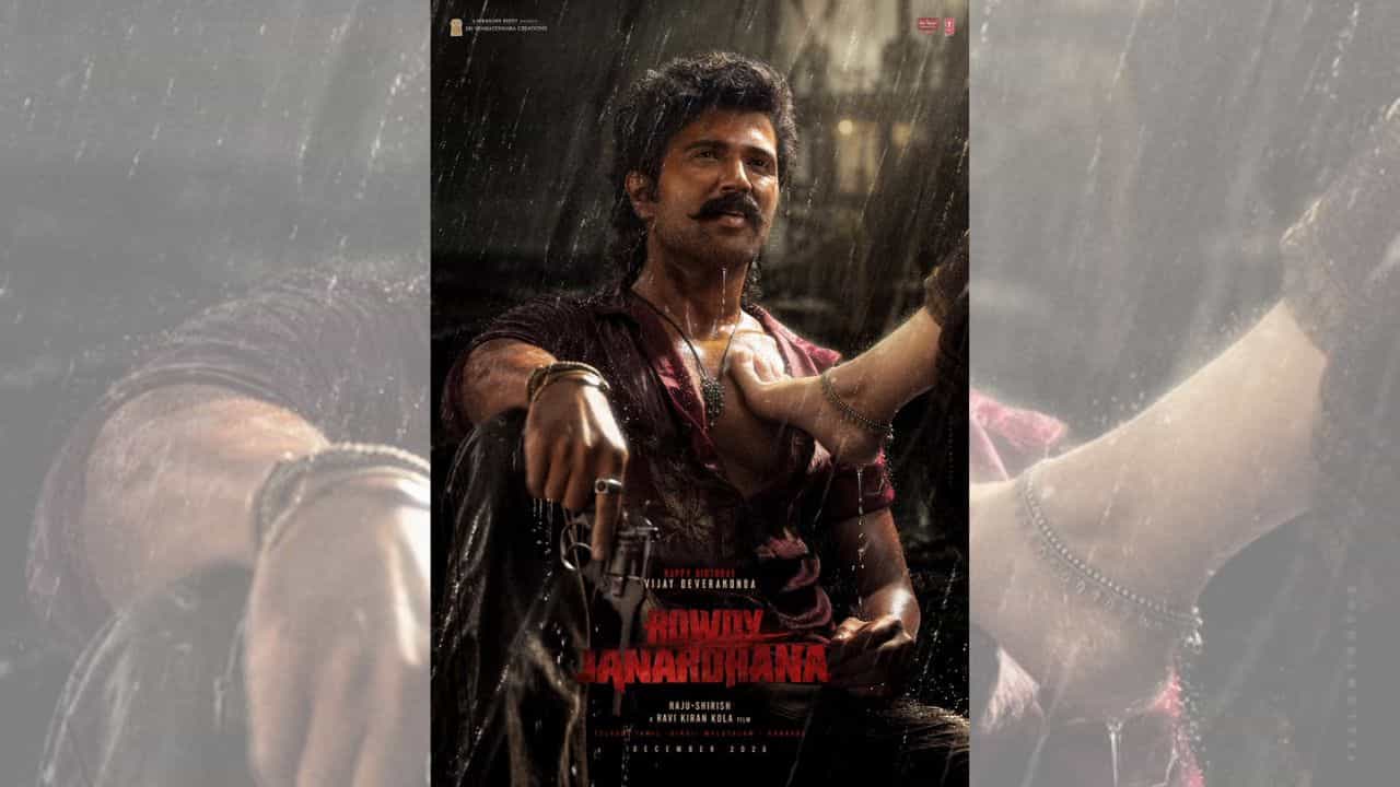 விஜய் தேரவரகொண்டா பர்டே ஸ்பெஷல்... புதிய போஸ்டரை வெளியிட்ட ரௌடி ஜனார்தனா படக்குழு