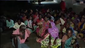 தென்காசியில் மர்ம நபர்கள் அரிவாளால் வெட்டியதில் 6 இளைஞர்கள் படுகாயம் – கிராம மக்கள் சாலை மறியல்  – பரபரப்பு தகவல்...
