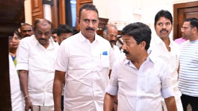எடப்பாடி உள்பட 22 எம்எல்ஏக்களை தகுதி நீக்கம் செய்யவேண்டும்!