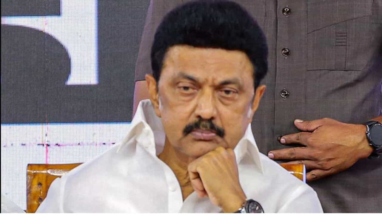 கொளத்தூர் கோட்டையில் சரிந்த திமுக.. மு.க.ஸ்டாலினை வீழ்த்தி தவெக வேட்பாளர் வரலாற்று வெற்றி!