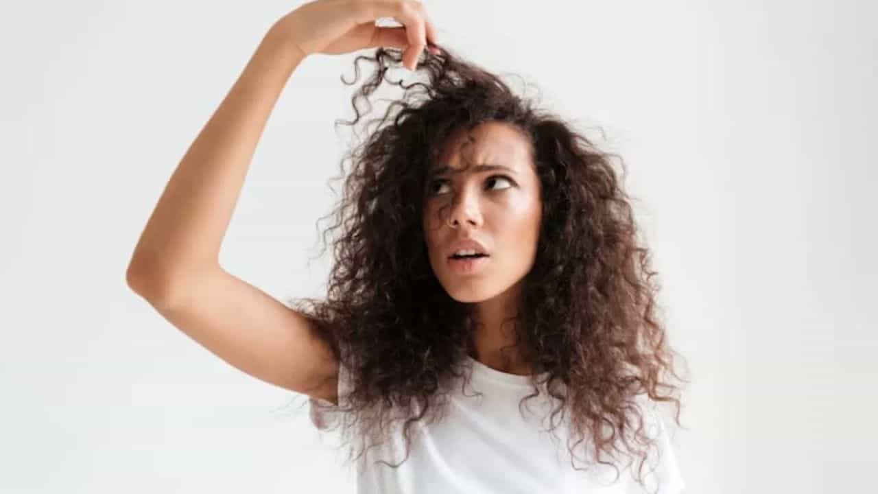 Hair Care: கோடையில் அதிகளவில் முடி உதிர்வா..? இதை கவனித்து சரிசெய்தால் போதும்!