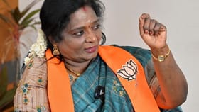“திமுக முதுகில் குத்திய காங்கிரஸ், முதல்வர் விஜய் முதுகிலும் குத்தும்” ..  தமிழிசை சௌந்தரராஜன் எச்சரிக்கை!...