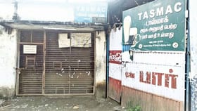 டாஸ்மாக் கடைகளை திறப்பதில் சிக்கல்.. ஊழியர்கள் திடீர் முற்றுகை போராட்டம்!!...