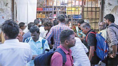 டாஸ்மாக்கில் தொடரும் வசூல் வேட்டை!!