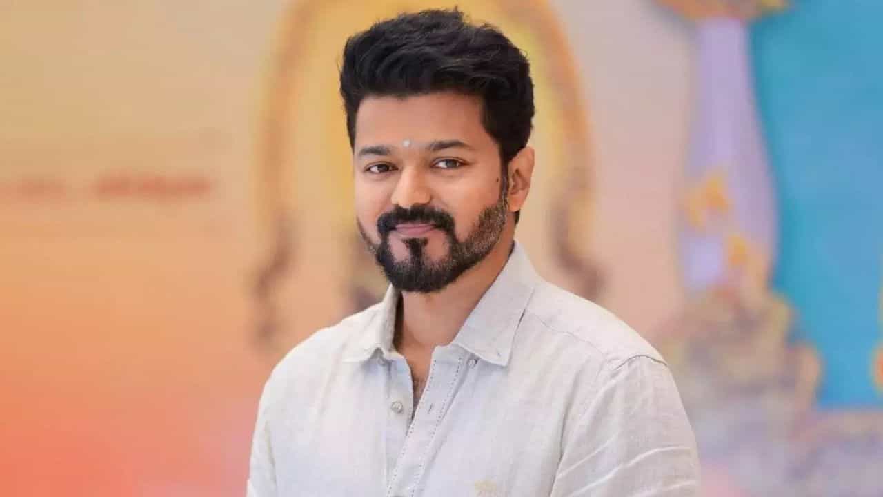 தேர்தலுக்கு முன் உங்கள் மீது வைத்த விமர்சனங்களுக்காக வருந்துகிறேன் - தளபதி விஜய்க்கு வாழ்த்து சொன்ன இயக்குநர் சேரன்