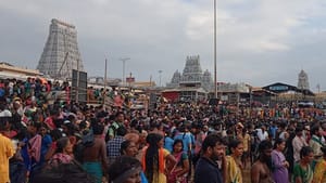 திருச்செந்தூர் முருகன் கோயிலில் ரூ.25 லட்சம் கட்டண ரசீது மோசடி.. தற்காலிக பெண் ஊழியர் அதிரடி சஸ்பெண்ட்!