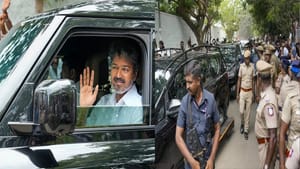 சோனியா, ராகுல் சந்திப்பு ரத்து.. திடீரென சென்னை கிளம்பும் முதல்வர் விஜய்! சோனியா, ராகுல் சந்திப்பு ரத்து.. திடீரென சென்னை கிளம்பும் முதல்வர் விஜய்!