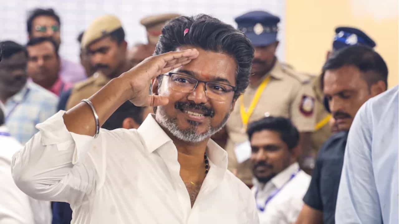 விஜய் அமைச்சரவையில் யார்.. யார்.. இடம் பெறுவார்? தவெக பதவியேற்பு விழா எப்போது!