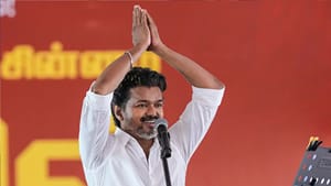 என்னை தொடாதீர்கள்.. மீறி தொட்டால்… முதல்வர் விஜய் கூறிய அந்த வார்த்தை! என்னை தொடாதீர்கள்.. மீறி தொட்டால்… முதல்வர் விஜய் கூறிய அந்த வார்த்தை!