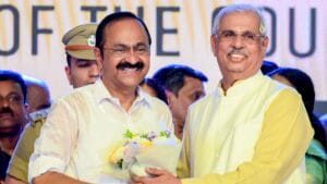 கேரளாவின் 13வது முதல்வராக பதவியேற்றுக்கொண்ட வி.டி சதீசன்..
