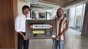 ரீல் டு ரியல்! கோட் பட நம்பர் பிளேட்டை முதல்வர் விஜய்க்கு பரிசளித்த வெங்கட் பிரபு!...