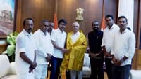 ஆட்சி அமைக்க அனுமதி கோரி ஆளுநரை சந்தித்தார் தவெக தலைவர் விஜய்!...