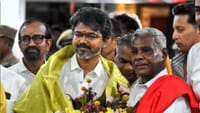 இடதுசாரிகளின் ஆட்சிக்கு 'வெளியிலிருந்து ஆதரவு' அரசியல்.....