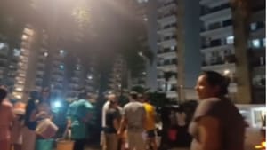 Viral Video : தண்ணீருக்காக நீண்ட வரிசையில் நின்றுக்கொண்டு இருக்கும் குடியிருப்பு வாசிகள்.. இணையத்தில் வைரலாகும் வீடியோ!