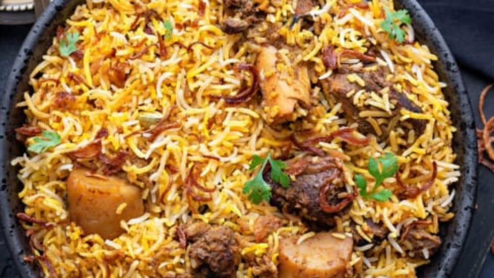 பிரியாணியில் இறந்த பூரான்.. ரூ.1 லட்சம் இழப்பீடு வழங்க உத்தரவு