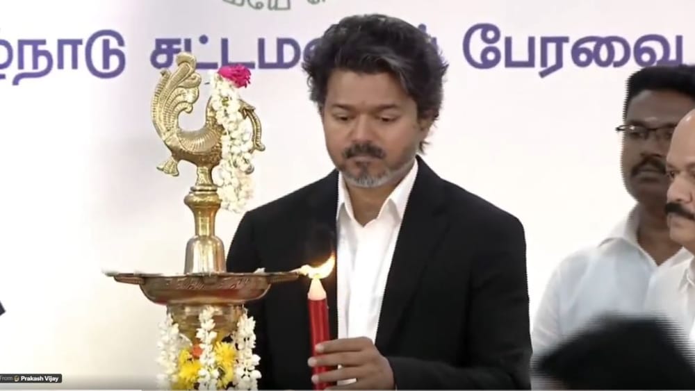 வரலாற்றை விரல் நுனியில் வைத்திருக்கிறார்- சபாநாயகர் பேச்சு