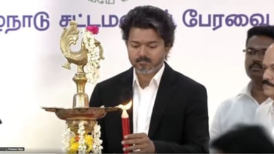 வரலாற்றை விரல் நுனியில் வைத்திருக்கிறார்- சபாநாயகர் பேச்சு
