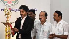 “அமைச்சரும், எம்எல்ஏக்களும் வேறு வேறு கிடையாது.. அனைவரும் சமம்”.. முதல்வர் விஜய் நெகிழ்ச்சி!!...