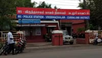பிரபல ரவுடியுடன் சேர்ந்து வழிப்பறி.. போலீஸ்காரர் அதிரடி கைது!!...