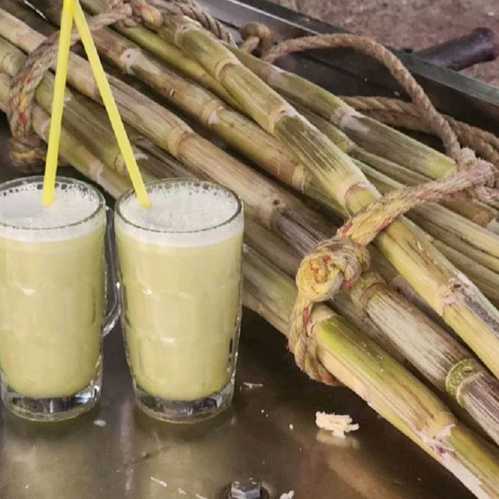நாம் அன்றாடம் பயன்படுத்தும் சுத்திகரிக்கப்பட்ட வெள்ளைச் சர்க்கரையை உணவில் எடுத்துக் கொள்ளும் போது உடல் எடை வேகமாக அதிகரிக்க வாய்ப்பு இருக்கிறது. ஆனால், அதற்கு மாற்றாக இயற்கையான கரும்பை நாம் அப்படியே உண்ணும் போது அது நமது உடல் எடையைக் குறைப்பதற்கு நல்ல முறையில் உதவுகிறது. இது தேவையற்ற கொழுப்புகள் உடலில் சேருவதைத் தடுத்து, உடலுக்குத் தேவையான நல்ல ஆற்றலைத் தங்கு தடையின்றி வழங்குகிறது.