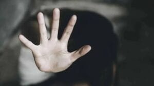 தேனியில் காதல் வலையில் வீழ்த்தி சிறுமியை சீரழித்த சிறுவன்!