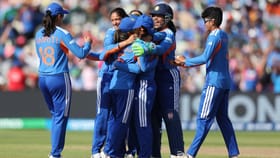 IND W vs PAK W: பாகிஸ்தானை பதம் பார்த்த இந்திய பவுலர்கள்.. டி20 WCல் வெற்றியுடன் தொடங்கிய ஹர்மன் படை!...