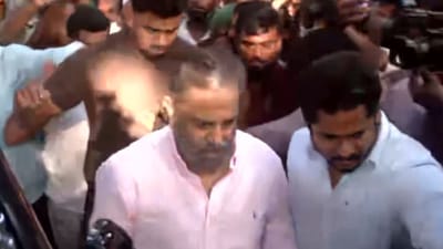 பாக்யராஜ் உடலுக்கு நடிகர் கமல் ஹாசன் நேரில் அஞ்சலி!
