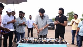 பத்ம பூஷன் விருது பெற்ற மம்முட்டி… கொண்டாடிய ஓம் படக்குழுவினர்...