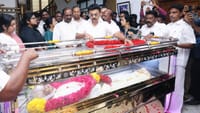 இயக்குநர் பாரதிராஜா உடலுக்கு மு.க.ஸ்டாலின் நேரில் அஞ்சலி!...
