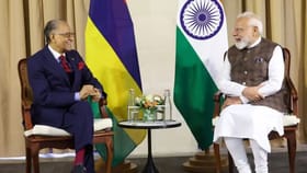 மொரிஷியஸ் பிரதமரை சந்தித்த பிரதமர் மோடி.. கடல்சார் பாதுகாப்பு குறித்து ஆலோசனை!...