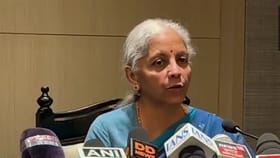 அரசு கடன் வாங்குவதில் தவறில்லை, தமிழகத்துக்கு நிதி நிலுவை இல்லை… நிதியமைச்சர் நிர்மலா சீதாராமன் விளக்கம்...