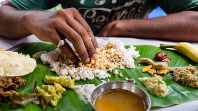 கைகளால் சாப்பிடுவதன் பின்னால் இருக்கும் ஆச்சரியம் தெரியுமா?