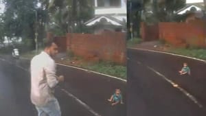 நடுரோட்டில் தவழ்ந்து வந்த பச்சிளம் குழந்தை: மயிர்க்கிழையில் உயிர் தப்பிய வீடியோ!