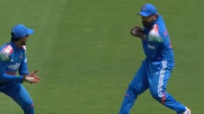 ஒரே மாதிரி கேட்ச்.. 3 விக்கெட் போச்சு.. ரோஹித் - பிரசித் சாதனை!