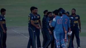 IND A vs SL A: வைபவ் சூர்யவன்ஷியிடம் வம்பு.. இலங்கை வீரர்களுடன் மோதல்.. என்ன நடந்தது? IND A vs SL A: வைபவ் சூர்யவன்ஷியிடம் வம்பு.. இலங்கை வீரர்களுடன் மோதல்.. என்ன நடந்தது?