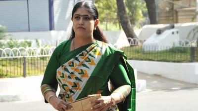 பாஜகவில் இருந்து விலகி தவெகவில் இணையும் விஜயதரணி..