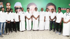 விஜய் தலைமை மீது அதிருப்தி? தவெகவில் இருந்து விலகிய நிர்வாகிகள்.. அதிமுகவில் திடீர் சேர்க்கை!...