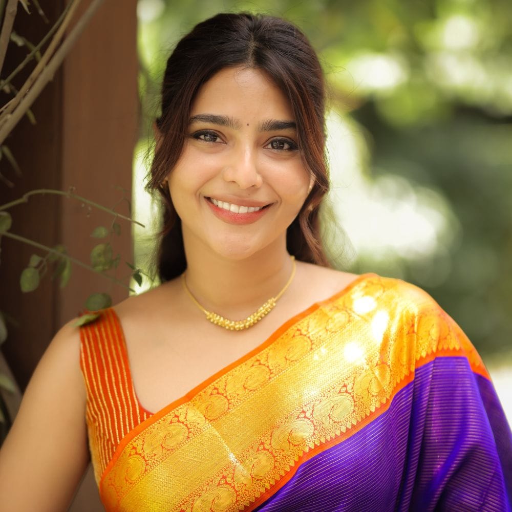 மேலும் இவரின் நடிப்பில் வெப் தொடர்கள் மற்றும் படங்களும் உருவாகிவருகிறது. சமீபத்தில் நேர்காணல் ஒன்றில் பேசிய இவர், சோஷியல் மீடியா மற்றும் அதிலிருந்தது எதற்காக விலகினார் என்பது குறித்து வெளிப்படையாக பகிர்ந்துள்ளார்.