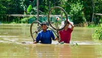 அசாமில் கடுமையான வெள்ள பாதிப்பு.. ஒரே நாளில் 10 பேர் உயிரிழப்பு...