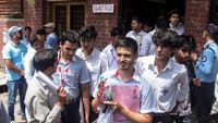 மூன்றாவது மொழி பாடத்தில் தேர்ச்சி கட்டாயம் - சிபிஎஸ்சி...