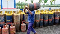 வணிக பயன்பாட்டுக்காக கேஸ் சிலிண்டர் விலை குறைந்தது!...