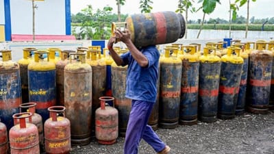 வணிக பயன்பாட்டுக்கான கேஸ் சிலிண்டர் விலை குறைந்தது!