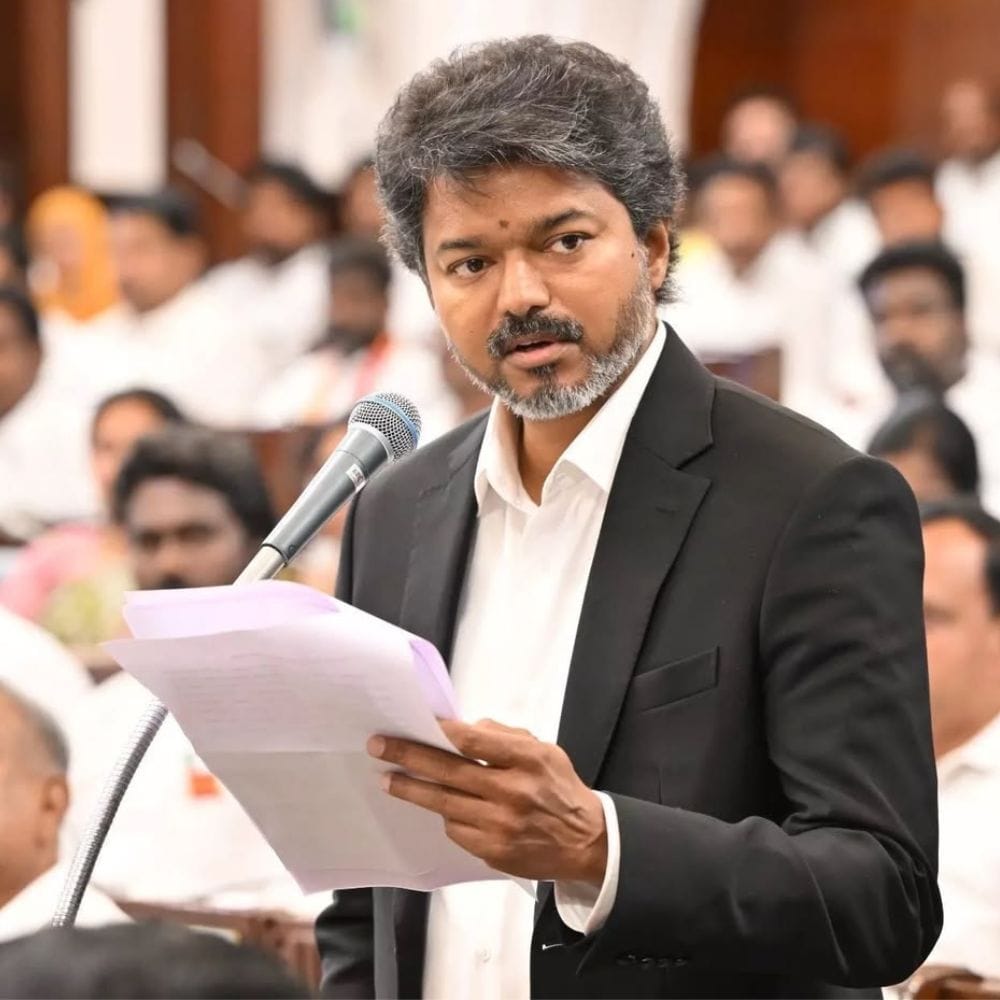 பள்ளிக் கல்வி மற்றும் உயர்கல்வித் துறைகளின் உட்கட்டமைப்பை உயர்த்தி டிஜிட்டல் வகுப்பறைகள் அமைக்க முன்னுரிமை தரப்படும். அரசுப் பள்ளிகள் மற்றும் கல்லூரிகளில் புதிய தொழில்நுட்பப் பாடப்பிரிவுகளை அறிமுகப்படுத்த கூடுதல் நிதி வழங்கப்படும். மாநிலத்தின் சாலைப் போக்குவரத்து, மேம்பாலங்கள் மற்றும் குடிநீர் விநியோகத் திட்டங்களைச் சீரமைக்க சிறப்பு நிதி ஒதுக்கப்படலாம்.